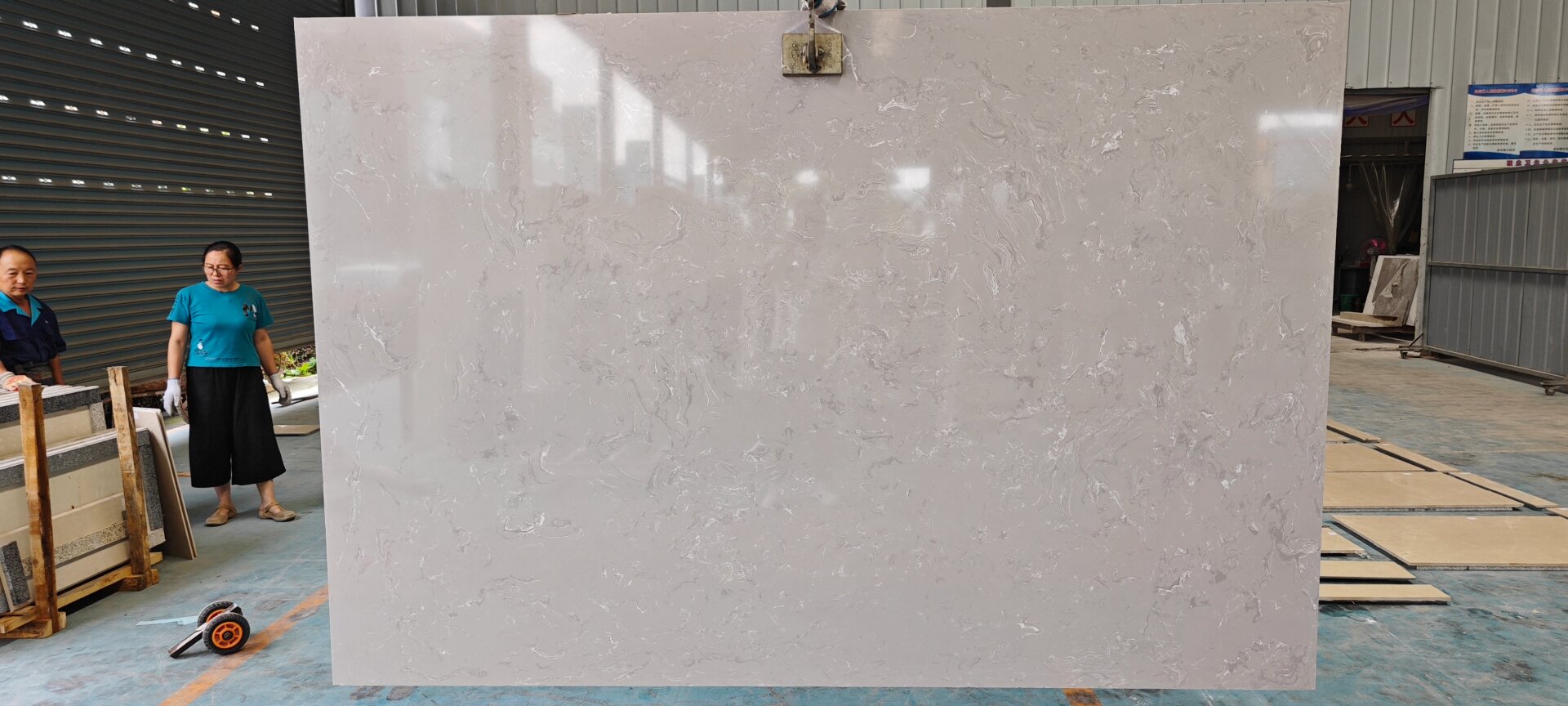 人造石、石英石與天然大理石批發(fā)的比較與選擇